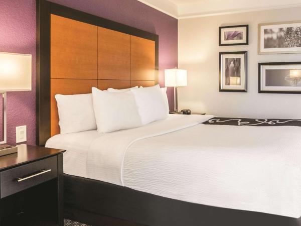 La Quinta by Wyndham Orlando Airport North : photo 1 de la chambre chambre lit king-size - accessible aux personnes à mobilité réduite