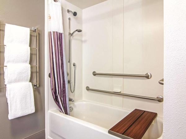 La Quinta by Wyndham Orlando UCF : photo 4 de la chambre chambre double avec 2 lits doubles - accessible aux personnes à mobilité réduite