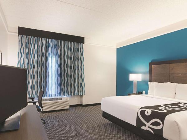 La Quinta by Wyndham Orlando UCF : photo 4 de la chambre chambre lit king-size - accessible aux personnes à mobilité réduite