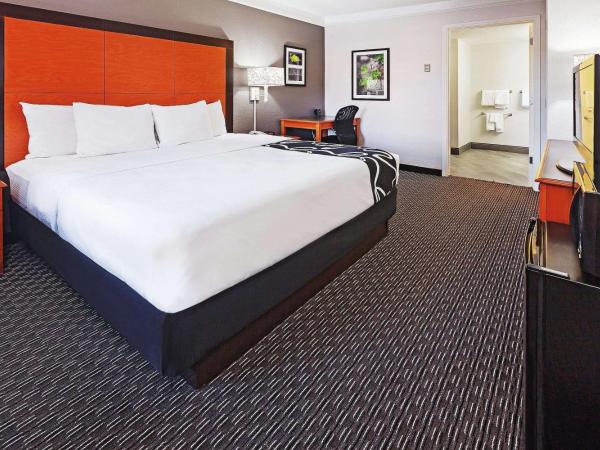 La Quinta Inn by Wyndham Dallas Uptown : photo 2 de la chambre chambre lit king-size avec baignoire - adaptée aux personnes à mobilité réduite - non-fumeurs