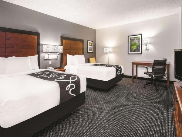 La Quinta Inn & Suites by Wyndham San Antonio Riverwalk : photo 1 de la chambre chambre double avec 2 lits doubles