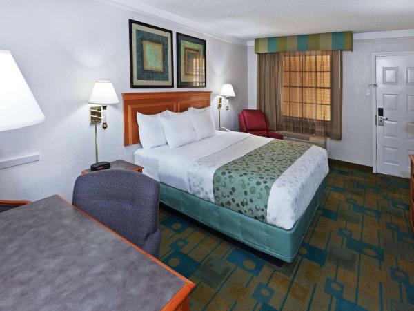 La Quinta Inn by Wyndham Austin Oltorf : photo 1 de la chambre chambre lit queen-size 