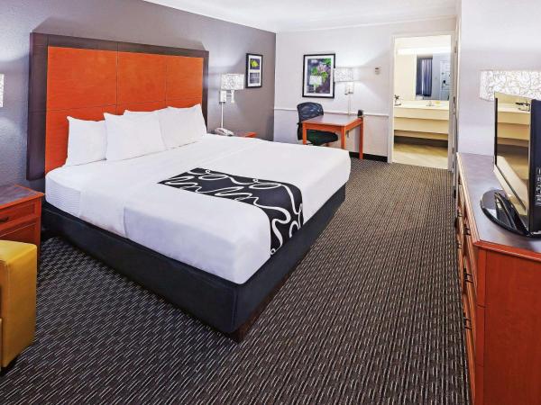 La Quinta Inn by Wyndham Dallas Uptown : photo 2 de la chambre chambre lit king-size deluxe