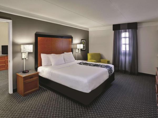 La Quinta Inn by Wyndham Nashville South : photo 7 de la chambre suite 1 chambre lit king-size - non-fumeurs