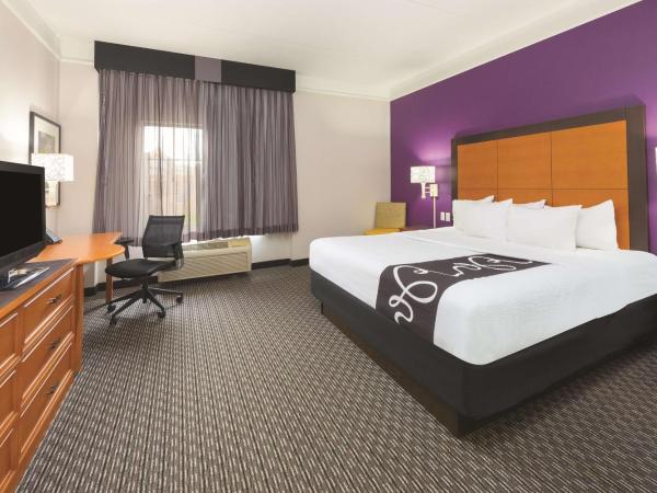 La Quinta by Wyndham St. Louis Westport : photo 1 de la chambre chambre lit king-size - accessible aux personnes à mobilité réduite