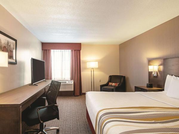 La Quinta Inn by Wyndham Vancouver Airport : photo 3 de la chambre chambre lit king-size