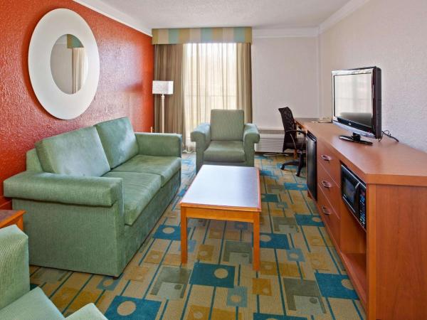 La Quinta by Wyndham Nashville Airport/Opryland : photo 1 de la chambre suite 1 chambre avec deux lits doubles - non-fumeurs