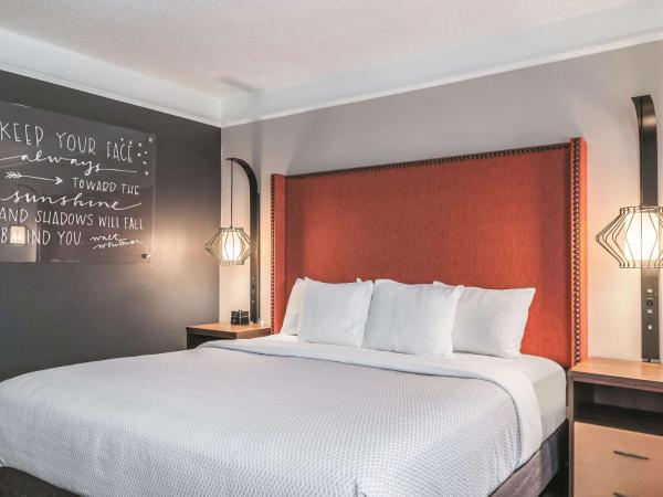 La Quinta by Wyndham New Orleans Downtown : photo 2 de la chambre chambre lit king-size deluxe