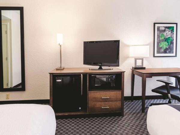 La Quinta by Wyndham Myrtle Beach - N. Kings Hwy : photo 1 de la chambre chambre deluxe avec 2 lits doubles