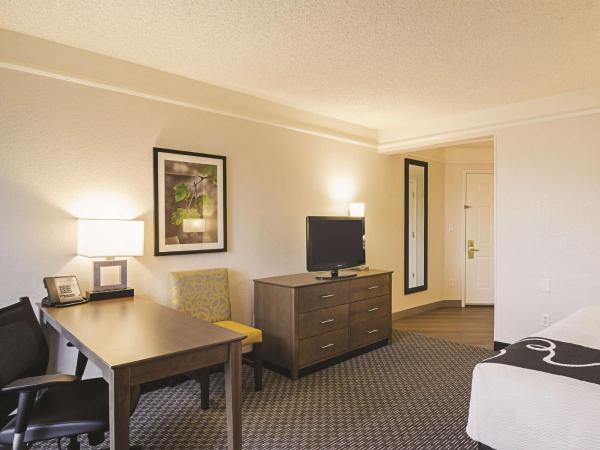 La Quinta by Wyndham Denver Airport DIA : photo 3 de la chambre chambre lit king-size exécutive