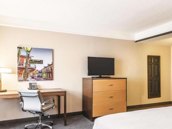 La Quinta by Wyndham New Orleans Downtown : photo 3 de la chambre chambre lit king-size deluxe