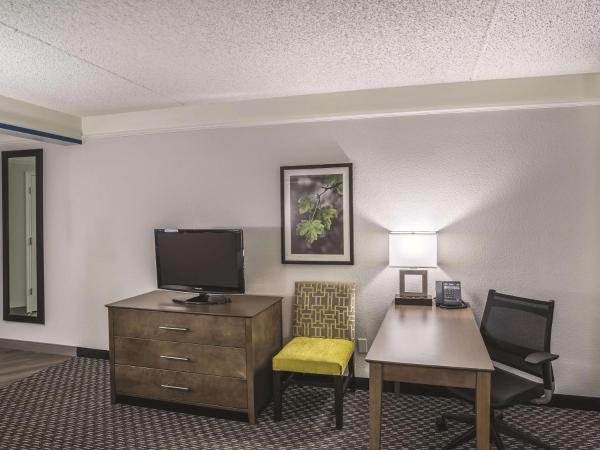 La Quinta by Wyndham Phoenix Chandler : photo 3 de la chambre chambre lit king-size exécutive