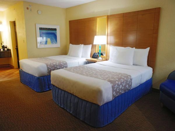 La Quinta by Wyndham Fort Lauderdale Pompano Beach : photo 8 de la chambre chambre deluxe avec 2 lits doubles
