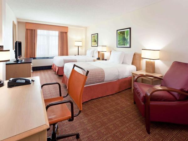 La Quinta by Wyndham Garden City : photo 6 de la chambre chambre double avec 2 lits doubles - non-fumeurs