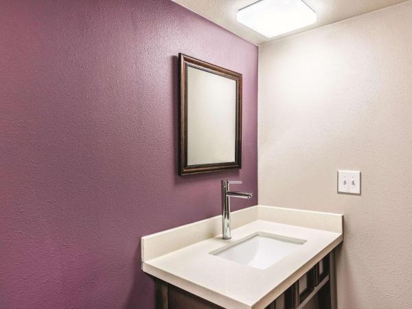La Quinta by Wyndham Colorado Springs North : photo 3 de la chambre chambre lit king-size - non-fumeurs