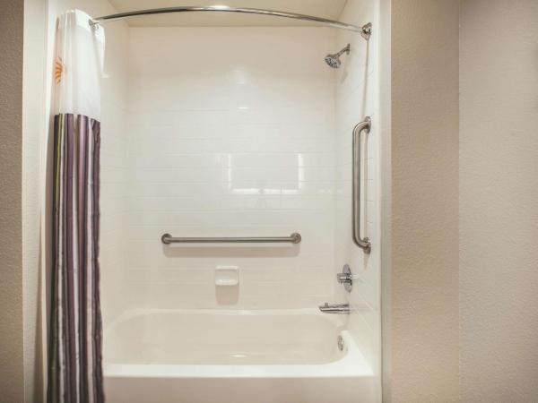 La Quinta by Wyndham Dallas - Richardson : photo 2 de la chambre chambre avec 2 grands lits queen-size