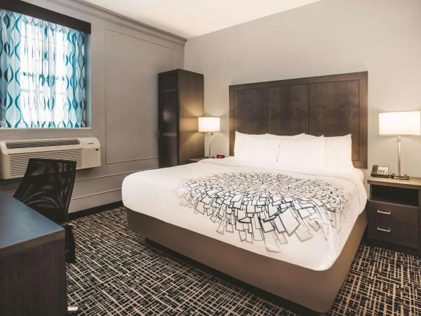 La Quinta by Wyndham Inner Harbor Downtown : photo 6 de la chambre chambre lit king-size