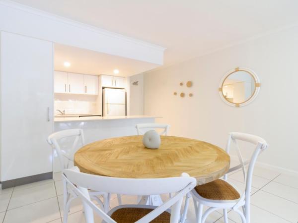 The White House Port Douglas : photo 4 de la chambre appartement 2 chambres avec balcon