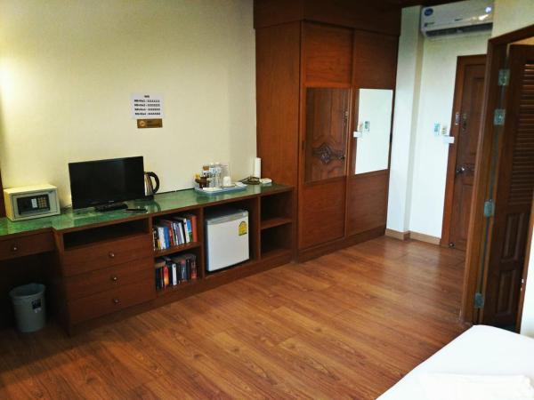 Naithon Beach Villa : photo 3 de la chambre chambre double Économique
