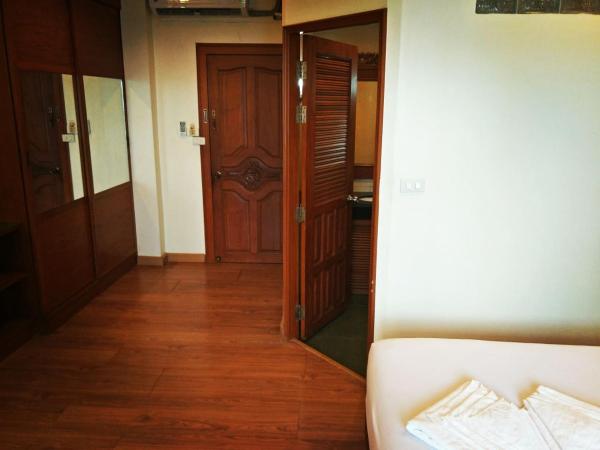 Naithon Beach Villa : photo 4 de la chambre chambre double deluxe avec balcon - vue sur mer