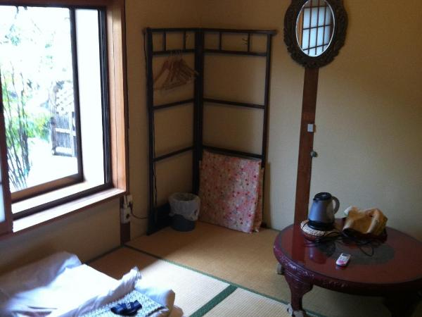 Rakucho Ryokan : photo 1 de la chambre chambre lits jumeaux Économique de style japonais avec salle de bains commune