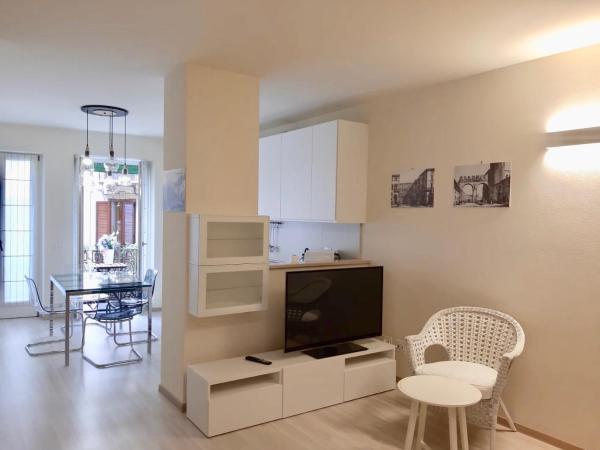 Truly Verona : photo 4 de la chambre appartement avec balcon - arena design - via leoncino 35