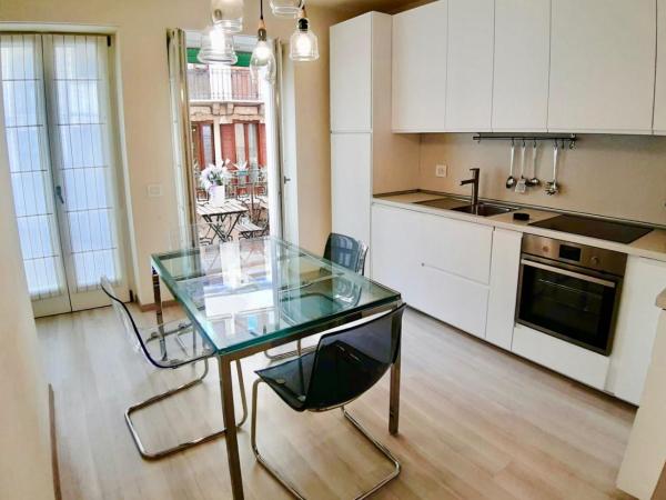 Truly Verona : photo 2 de la chambre appartement avec balcon - arena design - via leoncino 35