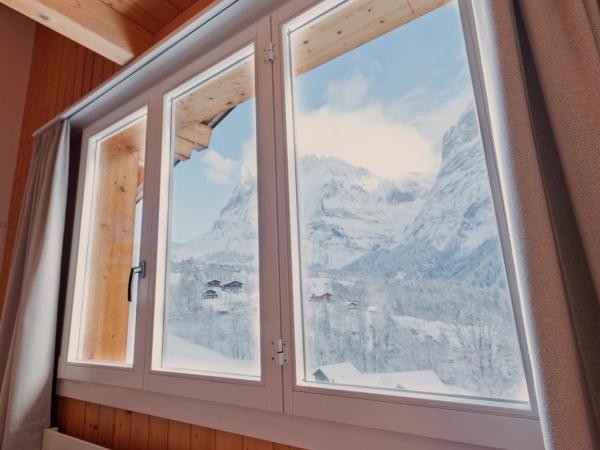 Hotel Alpenblick : photo 9 de la chambre chambre familiale (6 adultes) avec salle de bains privative