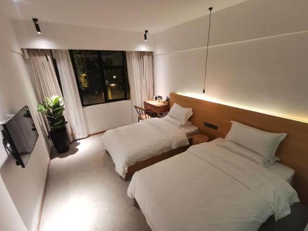 Moonlight Hotel : photo 5 de la chambre chambre lits jumeaux