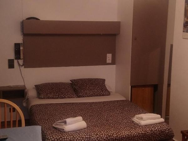Hotel de Savoie : photo 3 de la chambre chambre quadruple avec vue sur cour