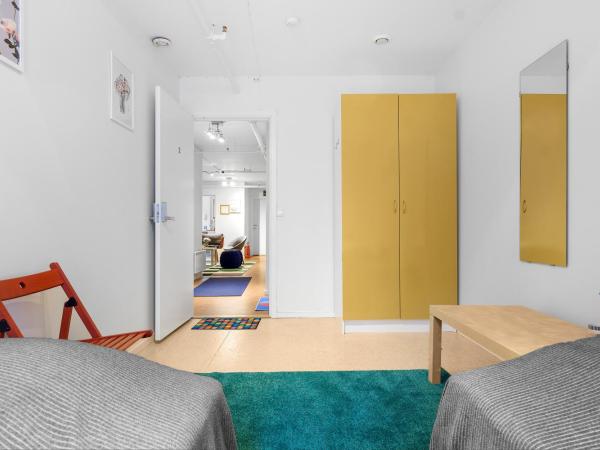 Fabryka : photo 3 de la chambre chambre double ou lits jumeaux Économique avec salle de bains commune