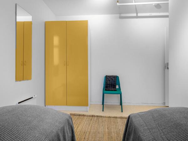 Fabryka : photo 4 de la chambre chambre double ou lits jumeaux Économique avec salle de bains commune