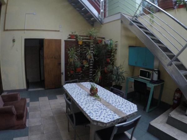 Kymani House : photo 4 de la chambre chambre double ou lits jumeaux avec salle de bains privative externe