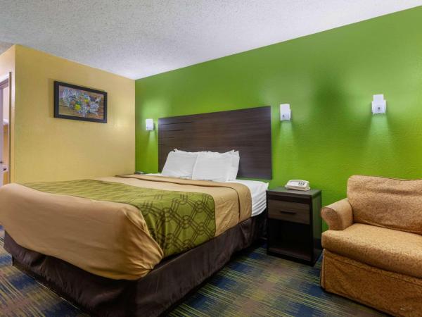 Econo Lodge : photo 1 de la chambre chambre lit king-size - fumeurs