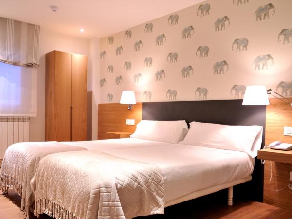 Deniké Grupo Atalaia : photo 7 de la chambre chambre intérieure double ou lits jumeaux