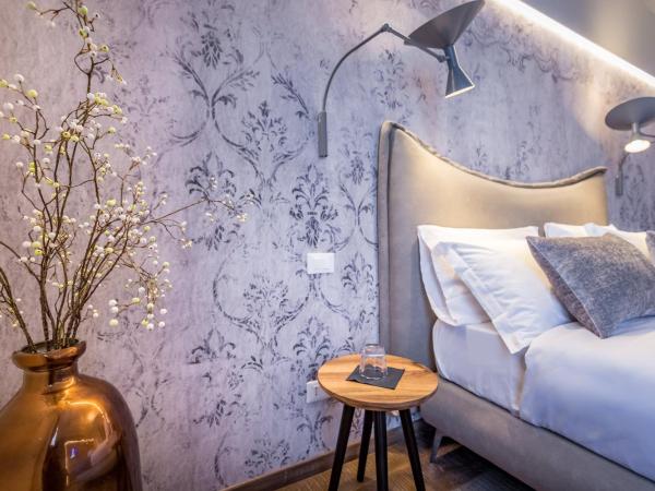 Palazzo dei Conti Residenza d'Epoca : photo 3 de la chambre chambre double deluxe avec balcon