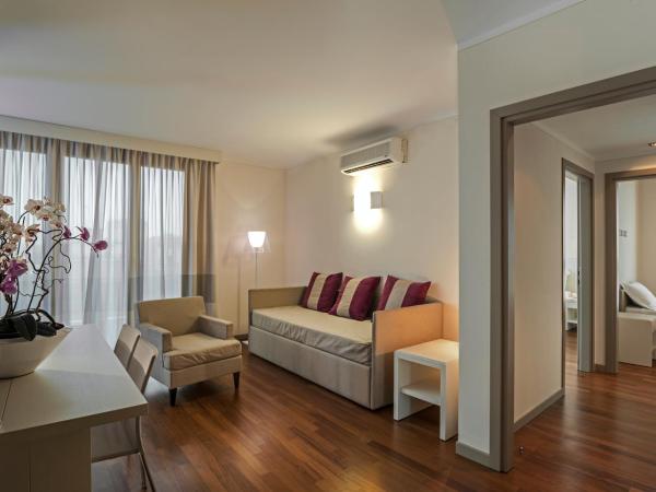 Ramada Plaza Milano : photo 3 de la chambre appartement 2 chambres avec balcon