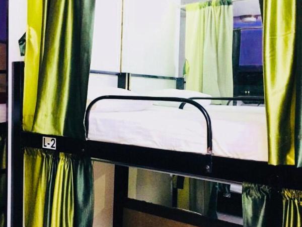 Town Hostel Mumbai - AC Dormitory : photo 1 de la chambre lit dans dortoir mixte de 6 lits