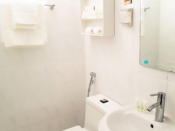 Amina Residency : photo 4 de la chambre chambre lit king-size deluxe avec balcon