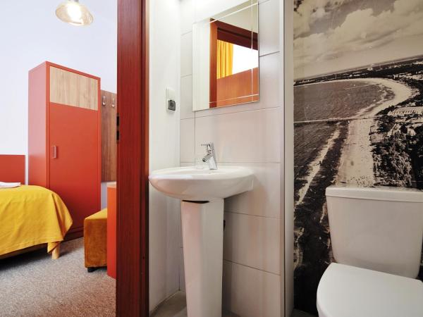 Dom Zdrojowy Amber : photo 7 de la chambre chambre lits jumeaux Économique avec lits séparés