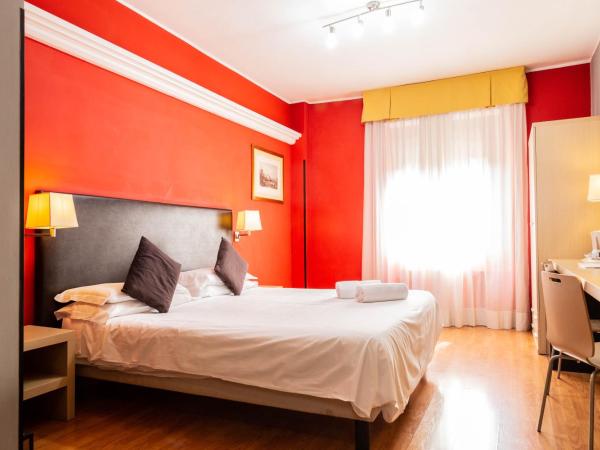 Hotel Berlino : photo 2 de la chambre chambre double avec lit d'appoint