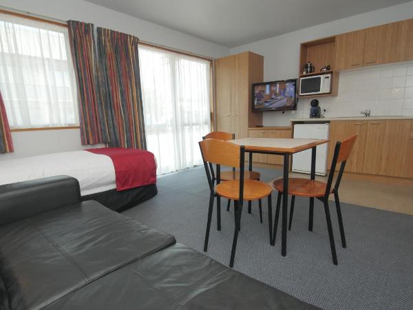 ASURE Christchurch Classic Motel & Apartments : photo 3 de la chambre appartement 1 chambre avec spa