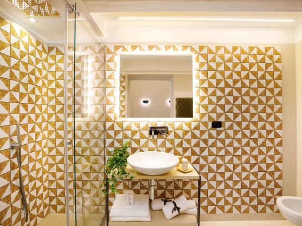 MelRose Napoli : photo 7 de la chambre chambre double supérieure avec balcon