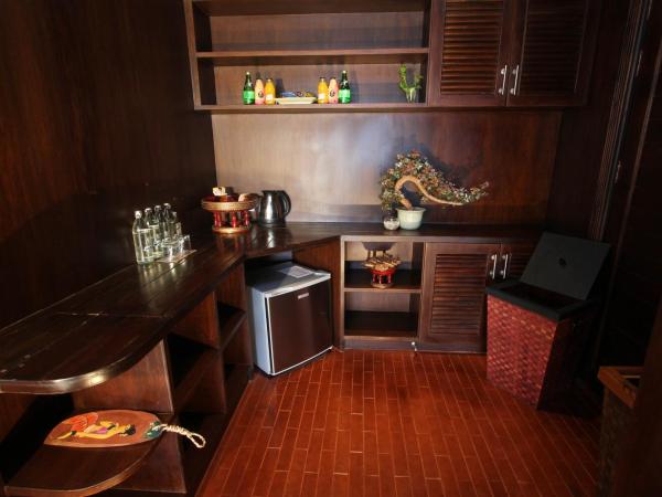 Singha Montra Lanna Boutique Style Hotel : photo 6 de la chambre suite lanna avec jacuzzi - hébergement uniquement