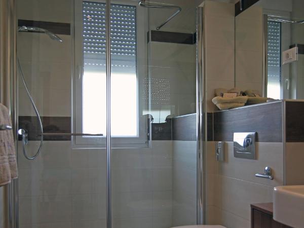 Rooms Villa Oasiss : photo 9 de la chambre chambre double confort