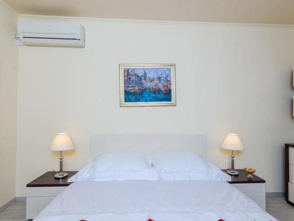 Deluxe Sunset Room, view of the Old Town : photo 3 de la chambre chambre double avec balcon