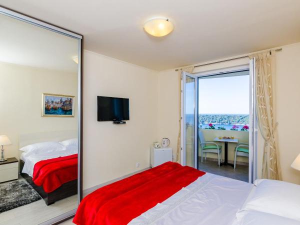 Deluxe Sunset Room, view of the Old Town : photo 4 de la chambre chambre double avec balcon