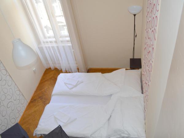 Synagogue Central Guest House : photo 1 de la chambre chambre quadruple