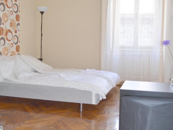 Synagogue Central Guest House : photo 2 de la chambre chambre quadruple