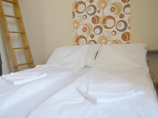 Synagogue Central Guest House : photo 8 de la chambre chambre quadruple